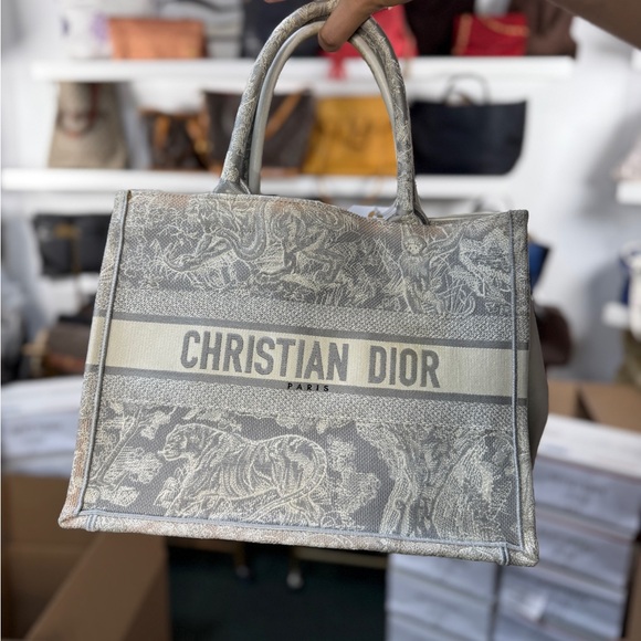 Dior Book Tote a little edge patina - Picture 1 of 2